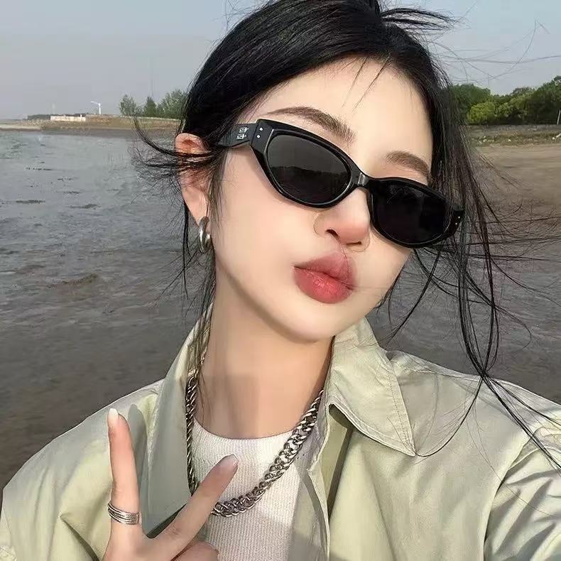 Retro Cat - Eye Sunglasses - aarohi